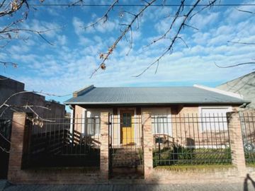 Casa en venta en Puan