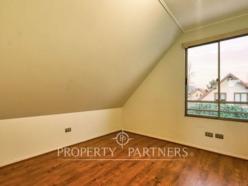 Hermosa casa en venta, en condominio Quebrada de Macul, Peñalolén