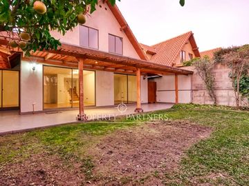 Hermosa casa en venta, en condominio Quebrada de Macul, Peñalolén