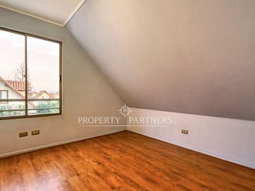 Hermosa casa en venta, en condominio Quebrada de Macul, Peñalolén