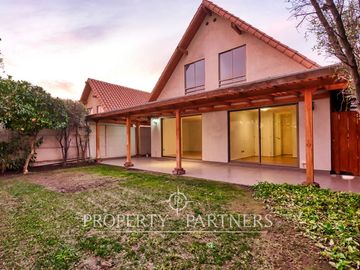 Hermosa casa en venta, en condominio Quebrada de Macul, Peñalolén