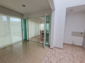 Venta de Casa en Bosques de Morillotla de 343m2 de terreno!
