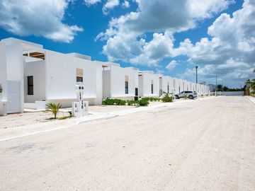 Casa en venta en privada con amenidades en Chelem, Progreso