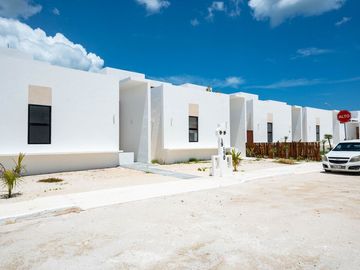 Casa en venta en privada con amenidades en Chelem, Progreso