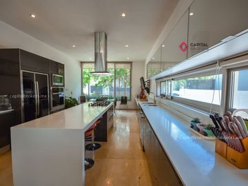 Casa de Lujo en Venta en Bosque de Los Lagos Zona Andares