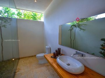 Casa de Lujo en Venta en Bosque de Los Lagos Zona Andares