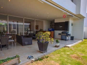 Casa de Lujo en Venta en Bosque de Los Lagos Zona Andares