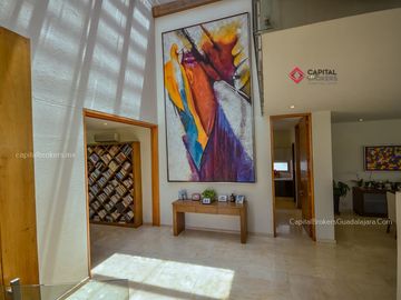 Casa de Lujo en Venta en Bosque de Los Lagos Zona Andares