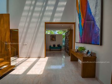 Casa de Lujo en Venta en Bosque de Los Lagos Zona Andares