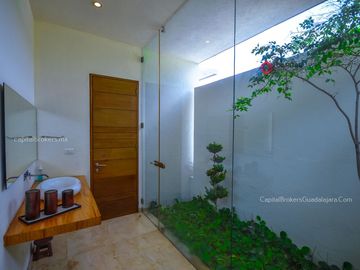 Casa de Lujo en Venta en Bosque de Los Lagos Zona Andares