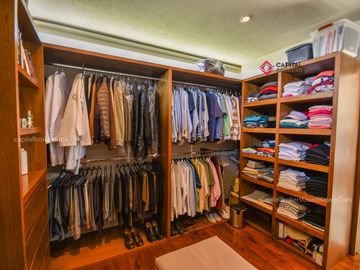 Casa de Lujo en Venta en Bosque de Los Lagos Zona Andares