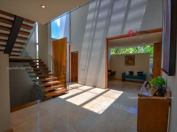 Casa de Lujo en Venta en Bosque de Los Lagos Zona Andares