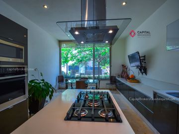 Casa de Lujo en Venta en Bosque de Los Lagos Zona Andares
