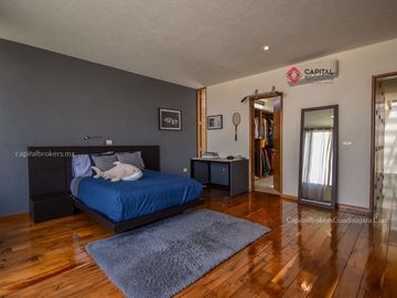 Casa de Lujo en Venta en Bosque de Los Lagos Zona Andares