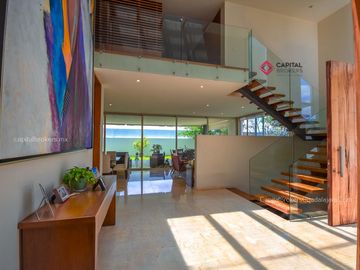 Casa de Lujo en Venta en Bosque de Los Lagos Zona Andares