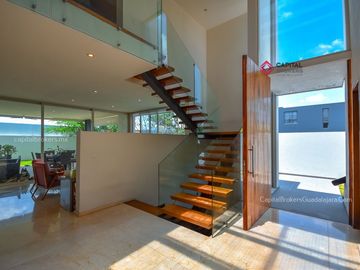 Casa de Lujo en Venta en Bosque de Los Lagos Zona Andares