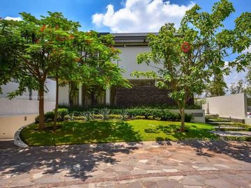 Casa de Lujo en Venta en Bosque de Los Lagos Zona Andares