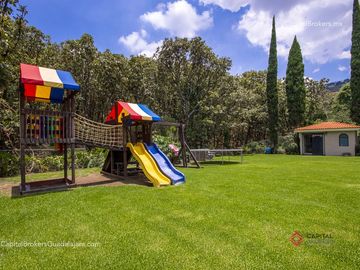 Casa de Lujo con Alberca en el Palomar en Venta Zona sur
