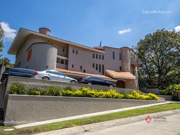 Casa de Lujo con Alberca en el Palomar en Venta Zona sur