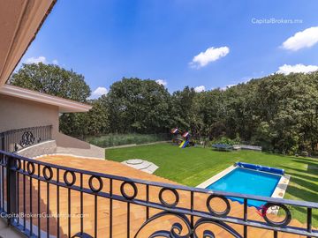 Casa de Lujo con Alberca en el Palomar en Venta Zona sur