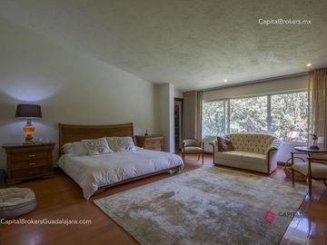 Casa de Lujo con Alberca en el Palomar en Venta Zona sur