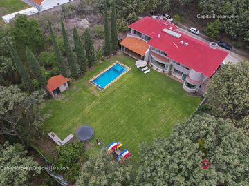 Casa de Lujo con Alberca en el Palomar en Venta Zona sur
