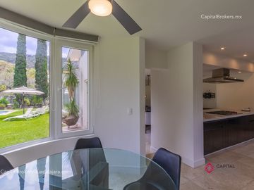 Casa de Lujo con Alberca en el Palomar en Venta Zona sur