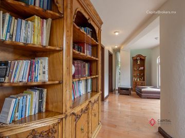 Casa de Lujo con Alberca en el Palomar en Venta Zona sur