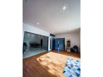 Casa campestre en venta en Apiay con terminados de lujo, Villavicencio