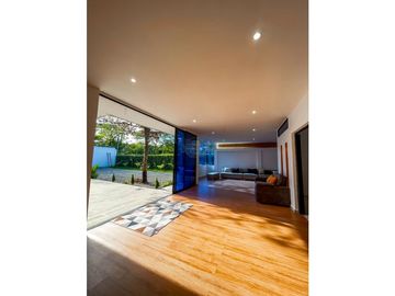 Casa campestre en venta en Apiay con terminados de lujo, Villavicencio