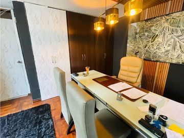 Iñaquito, Casa en Venta, con 2 Oficinas,  764m2