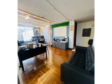 Iñaquito, Casa en Venta, con 2 Oficinas,  764m2