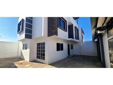 En venta casa sector Elegole Manta Ecuador.