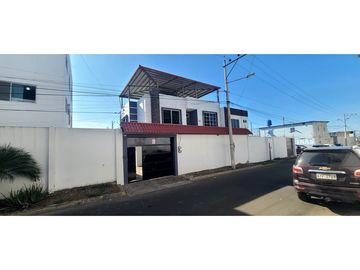 En venta casa sector Elegole Manta Ecuador.