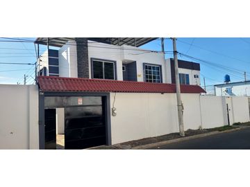 En venta casa sector Elegole Manta Ecuador.