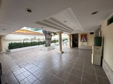 Terrenos de oportunidad ideal para proyecto comercial o habitacional en Urdesa