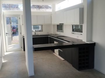 Casa en venta de 3 dormitorios c/ cochera en Moreno