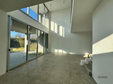 Casa en venta de 3 dormitorios c/ cochera en Moreno