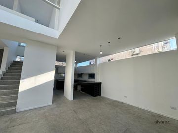 Casa en venta de 3 dormitorios c/ cochera en Moreno