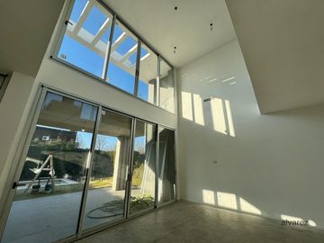 Casa en venta de 3 dormitorios c/ cochera en Moreno
