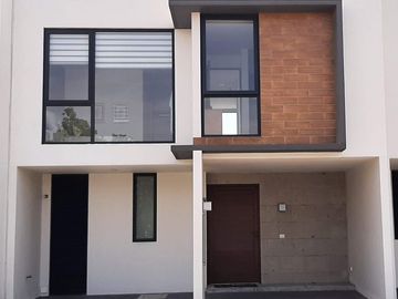 Casa nueva en venta en Toluca en fraccionamiento con áreas verdes