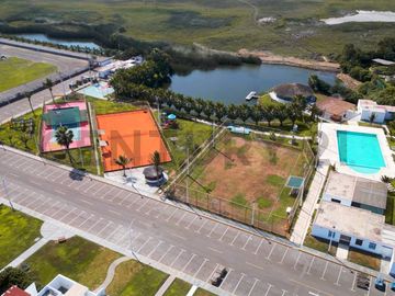 Venta casa de Playa frente a parque