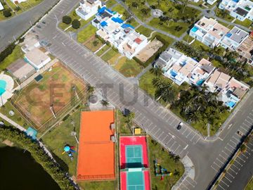 Venta casa de Playa frente a parque