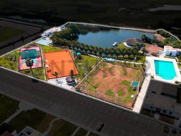 Venta casa de Playa frente a parque