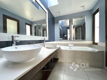 Fabulosa Casa En Condominio, Sector Los Trapenses