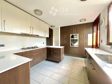 Fabulosa Casa En Condominio, Sector Los Trapenses