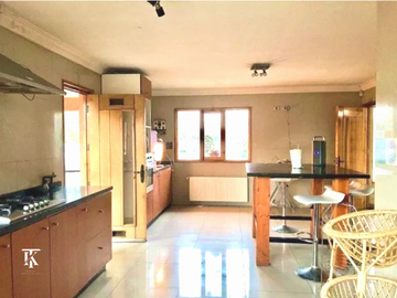 Casa en Parcela, a pasos coleo Francisco de Asís, Chicureo