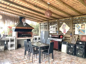 Casa en Parcela, a pasos coleo Francisco de Asís, Chicureo