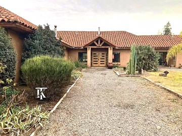 Casa en Parcela, a pasos coleo Francisco de Asís, Chicureo