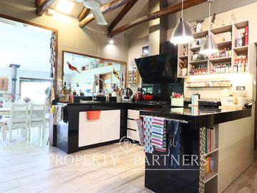 Hermosa Propiedad en exclusivo sector del Llano de Pirque
